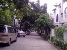 三层高联排别墅,地铁22号线旁边,出入方便,靓装修