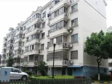 康佳二区小户带高阁楼朝南大车库 满五年自住装修