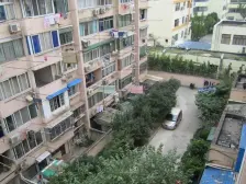 一梯两户 稀Q三房 次顶楼