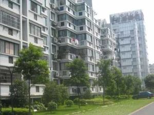 两室出售,两房朝南,房子已经腾空