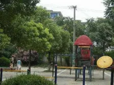 小区花园位置,双南户型,采光俱佳!