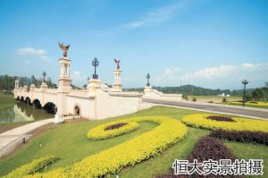 恒大山水城5室2厅东南
