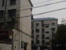 台儿庄路地铁900米 小区花园位置 中间楼层 装修不错