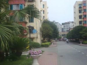 天骄苑1室1厅东南