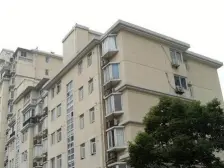 诚心出售,精装大四房,有车库,采光好,价格看中可谈