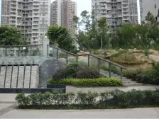 正规一室,采光好,户型方正,带阳台,客厅带飘窗。