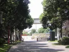 莘庄旁,双拼别墅,带6米挑高客厅,一楼有老人房!