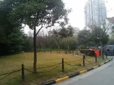 电梯三房两厅,绿化高,停车方便,配套成熟