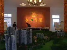 小区门口就是公交车站 配套齐全