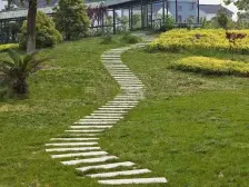 叠加别墅,面积大,房型正气。小区环境大。