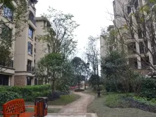 西区 中航翡翠城洋房六房178万