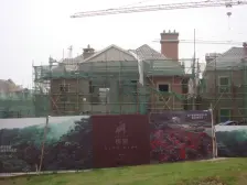 独栋别墅2+1 近火车东站 可以停4个车 130平花园