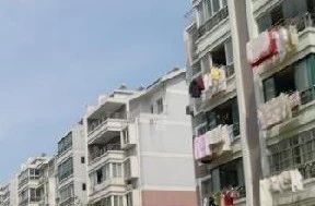产证176平,两个阳台一个露台,业主诚售,看房有钥匙