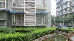 金色逸景3室2厅东南