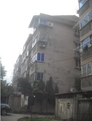 中楼层低总价,诚心出售,停车方便