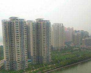 春都路上1楼,小区商品房05年社区,两室户型方正