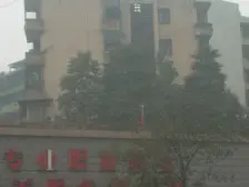 石桥铺轻轨旁 正规两房 户型方正 采光好 没有遮挡