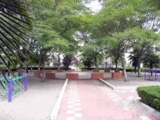 万隆小区 4室2厅 南 北