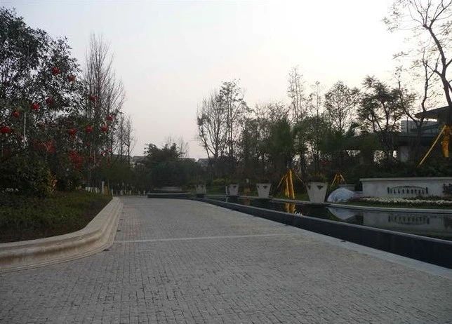 小区相关图