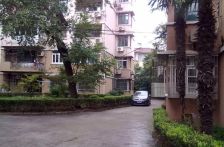 南北通透,繁华地段,精装修,带花园