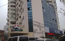 电梯房,繁华地段,精装好房,采光充足