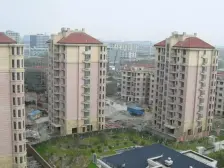 带地暖小花园地复 相当于二层 适合老小和做生意人群