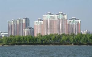 建设路南北通透,采光好近地铁中间楼层