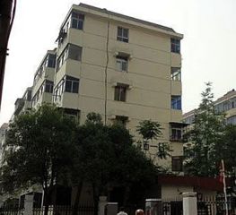 郑州路龙西社区不顶标准一室一厅物业费低免费停车