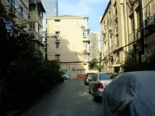 淮海中路旁小区环境无竞品,梧桐绿荫,环贸商场地铁口