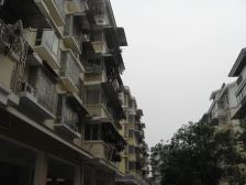 芦笛路新装修两房两厅诚心出售,生活学习方便。