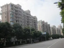 大边户别墅,花园面积多,房子采光好。