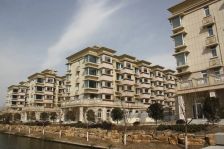 近地铁,出行方便。满五,税费少,精装修