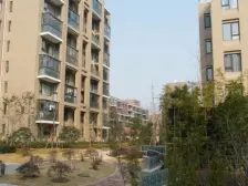 一梯一户,毛坯大平层,看房方便。