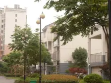 有朝南汽车库,实用面积多,出门地铁