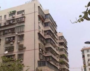 鸿新苑一房一厅精装修南北对流拎包入住看房方便