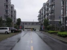 主城区独栋别墅 精装 近汽车站