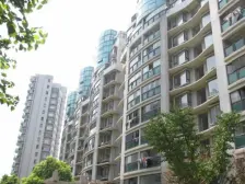 400米就是地铁口,配套齐全,生活方便,交通便利。