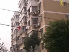 急售地铁口旁 70平复式 四室朝南 全明户型有钥匙