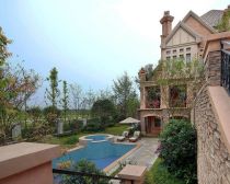 保利拉斐庄园 5室2厅 南