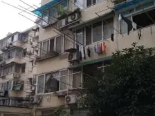 丽园公园旁边,闹中取静,有小院子,朝南小户型一室户