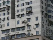 巴属初忠大门旁 楼梯房平街上四楼 住家出租都方便