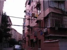 低总价精装三房两厅带小院 阳光和顶楼没区别