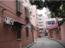 低总价精装三房两厅带小院 阳光和顶楼没区别