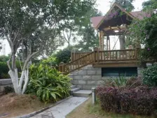 朝南户型,顶层跃三层楼中楼,使用面积大,带天台