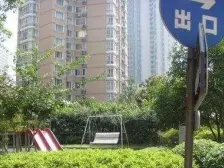 此房满五,电梯全明户型,业主已经买好房,拎包入住