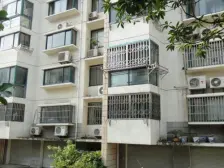 学府大两房,小区中间位置中间楼层,简装毛坯卖!!!