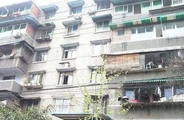 公交公司宿舍实景图