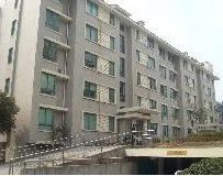 此房为城西封闭式小区户型方正 装修保养 房东诚心出售