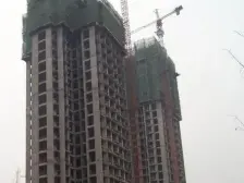 环山国际 3室1厅 东南