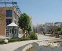 人民广场旁 清馨苑别墅 上下三层带院子 环境优美舒适